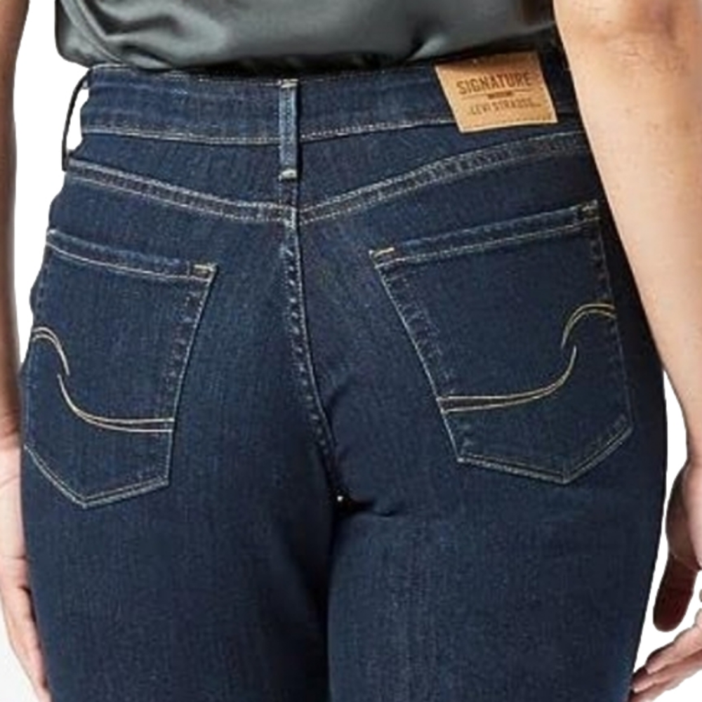 Levi Strauss Signature Mid Rise Straight Leg Jeans